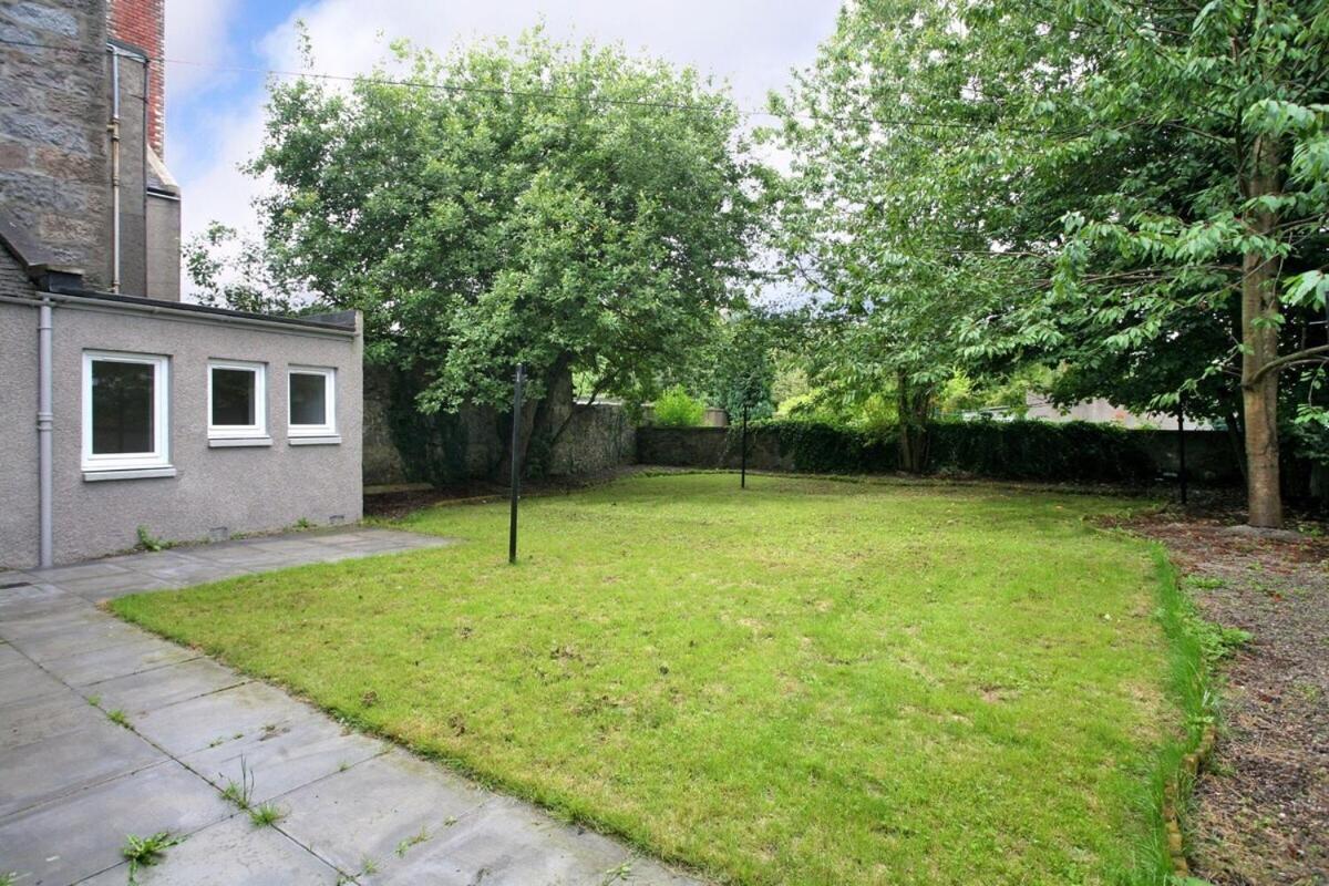 Apartment B Aberdeen Bagian luar foto